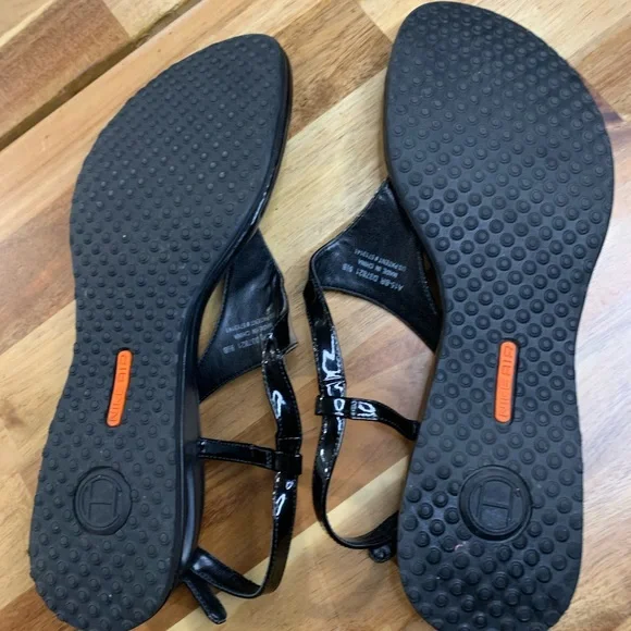 Cole Haan Black Women’s Thong Sandals , Size 9 1/2 - Picture 8 of 9